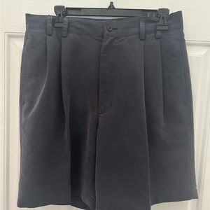 PRE-OWNED ARNOLD PALMER MEN'S PLEATED FRONT SHORTS- BLUE- SIZE 32